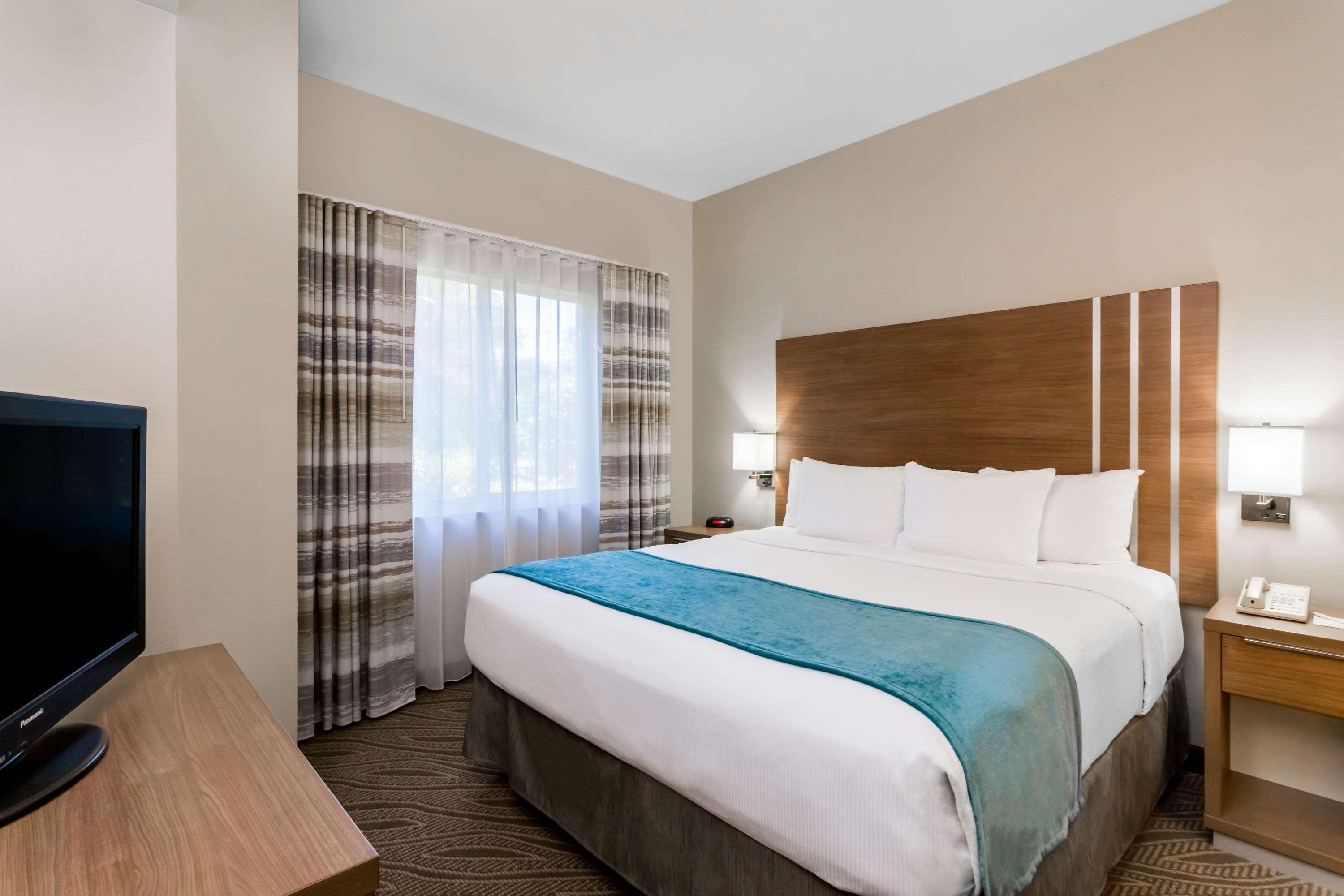 Hawthorn Extended Stay By Wyndham Naples Exterior photo