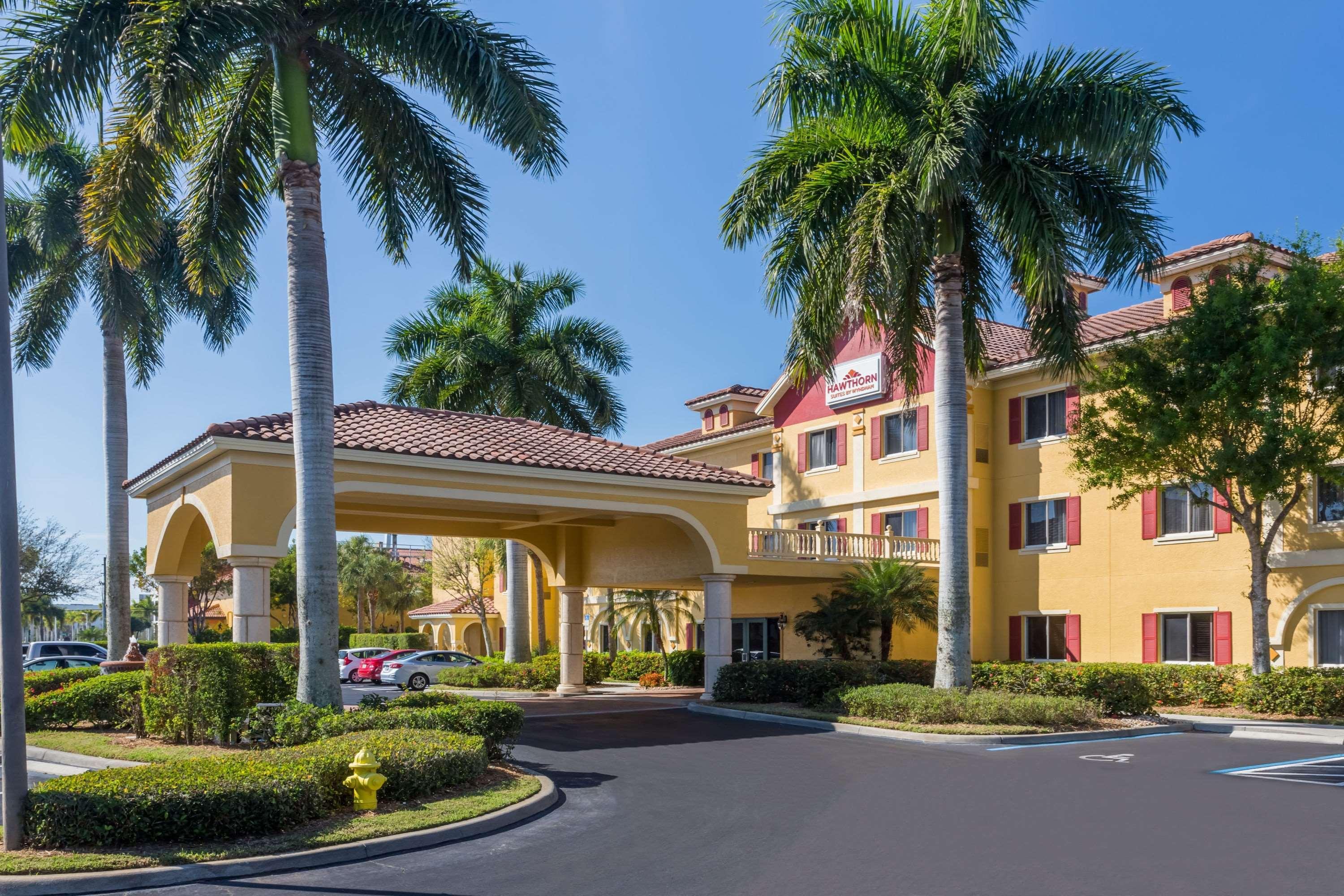 Hawthorn Extended Stay By Wyndham Naples Exterior photo