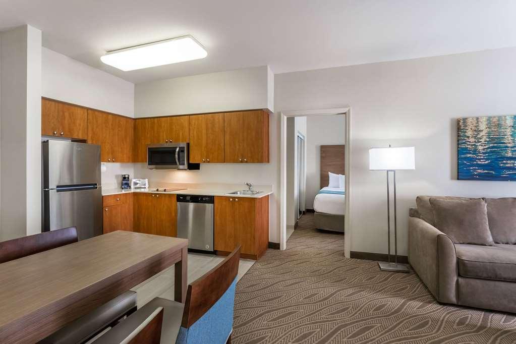 Hawthorn Extended Stay By Wyndham Naples Room photo