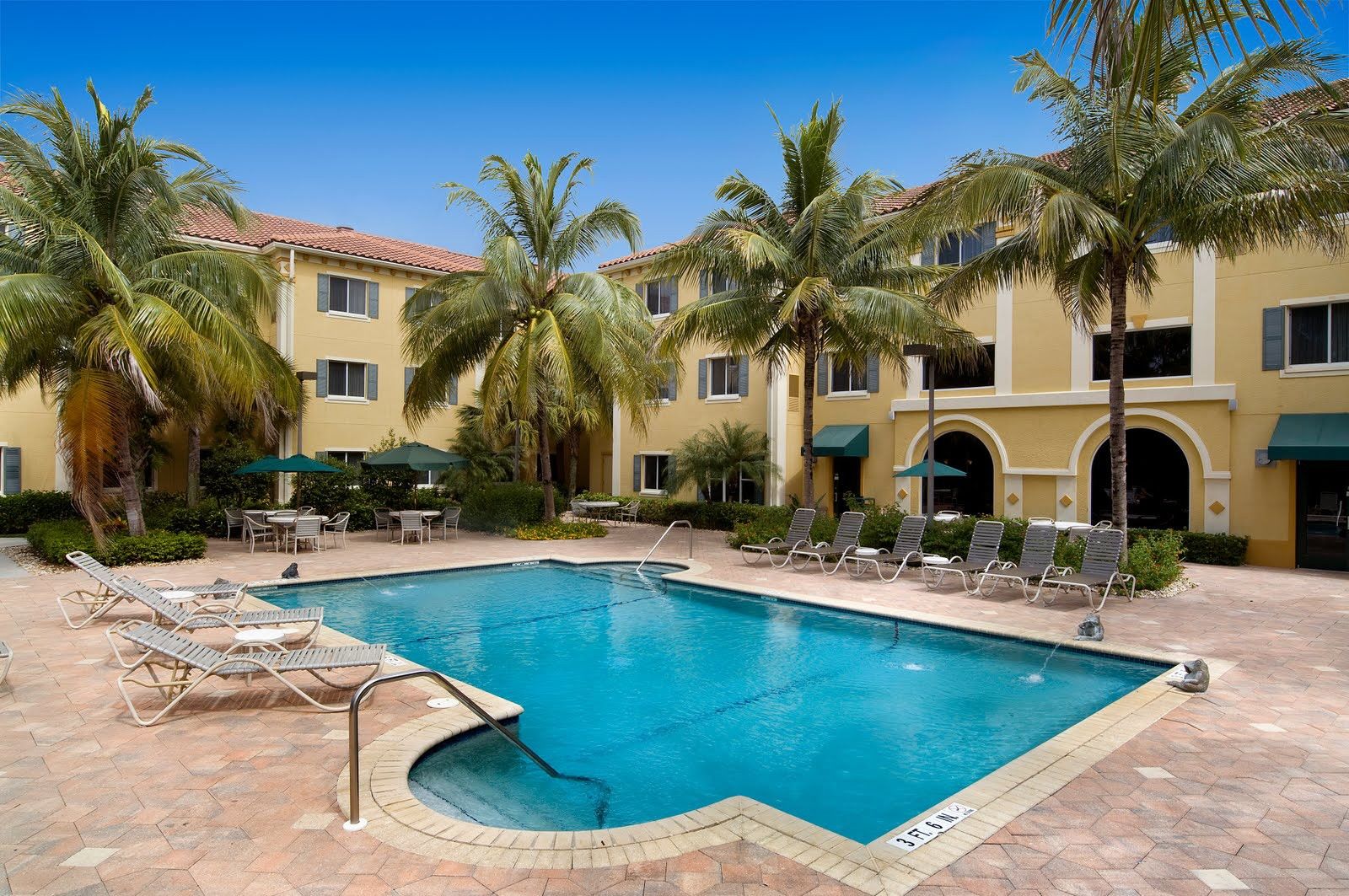 Hawthorn Extended Stay By Wyndham Naples Exterior photo