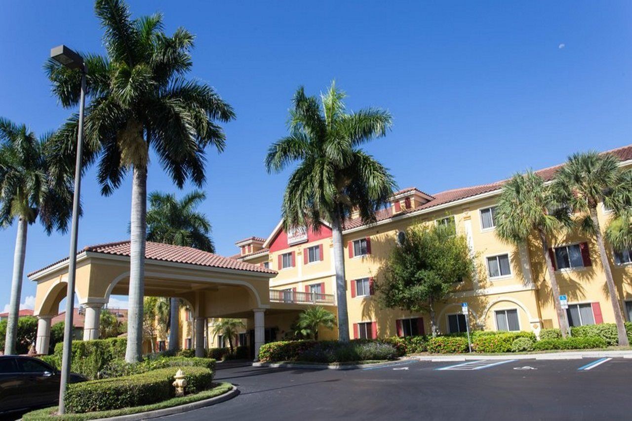 Hawthorn Extended Stay By Wyndham Naples Exterior photo