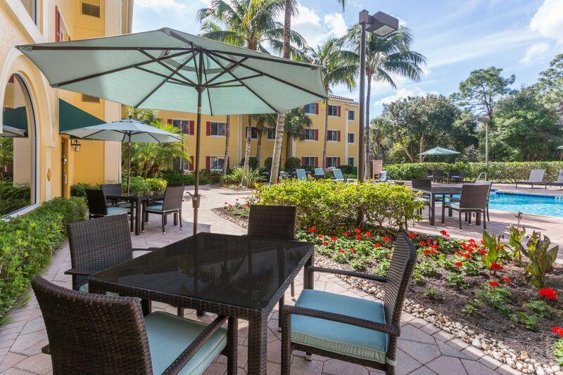 Hawthorn Extended Stay By Wyndham Naples Exterior photo