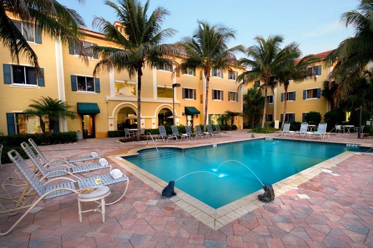 Hawthorn Extended Stay By Wyndham Naples Exterior photo